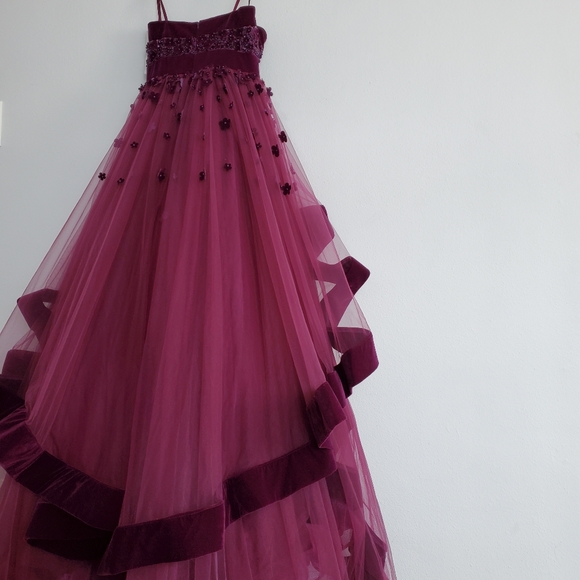 Mac Duggal Plum Velvet Trim 3D Floral Gown - US 4 - Picture 13 of 15